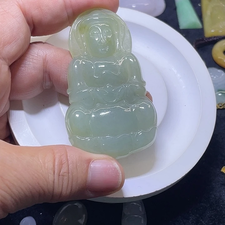 翡翠未镶嵌颈饰观音吊坠