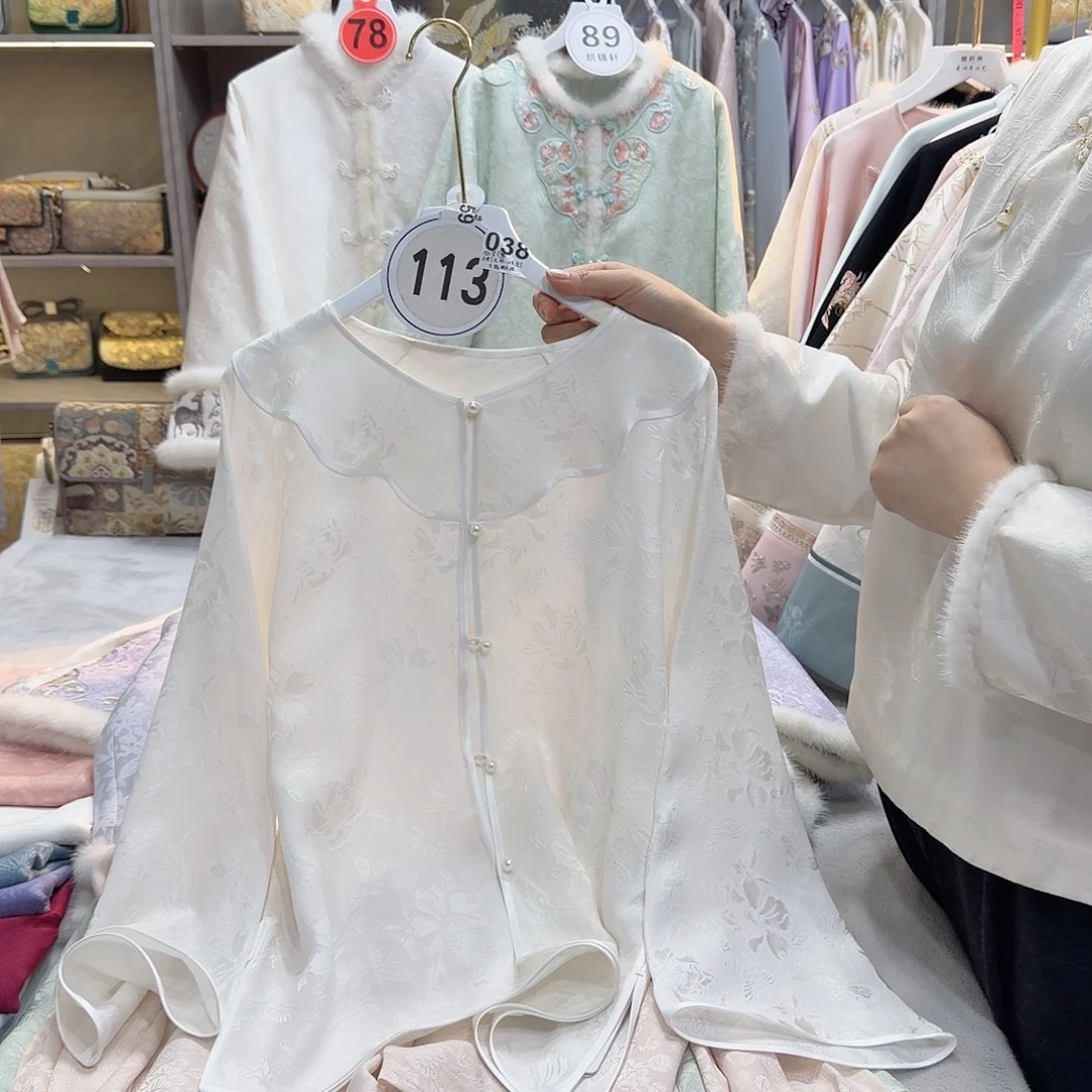 凌***雪非遗传承人的精神风貌和