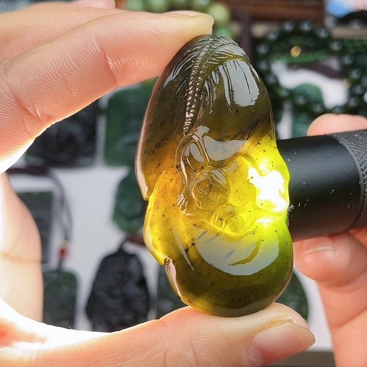 蛇纹石玉未镶嵌挂件泰山玉代代丰候