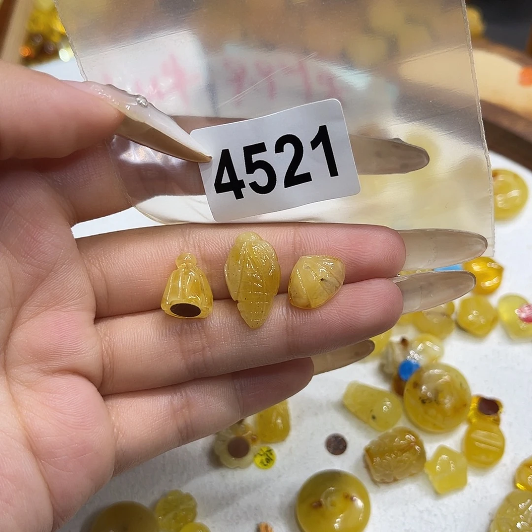 琥珀未镶嵌珠宝奇石