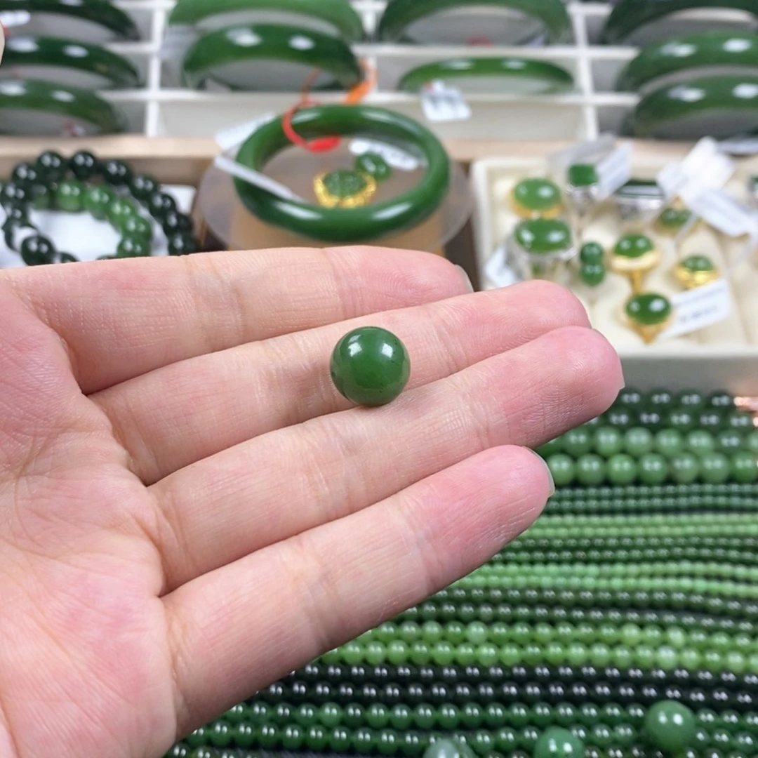 和田玉（碧玉）颈饰未镶嵌?*间