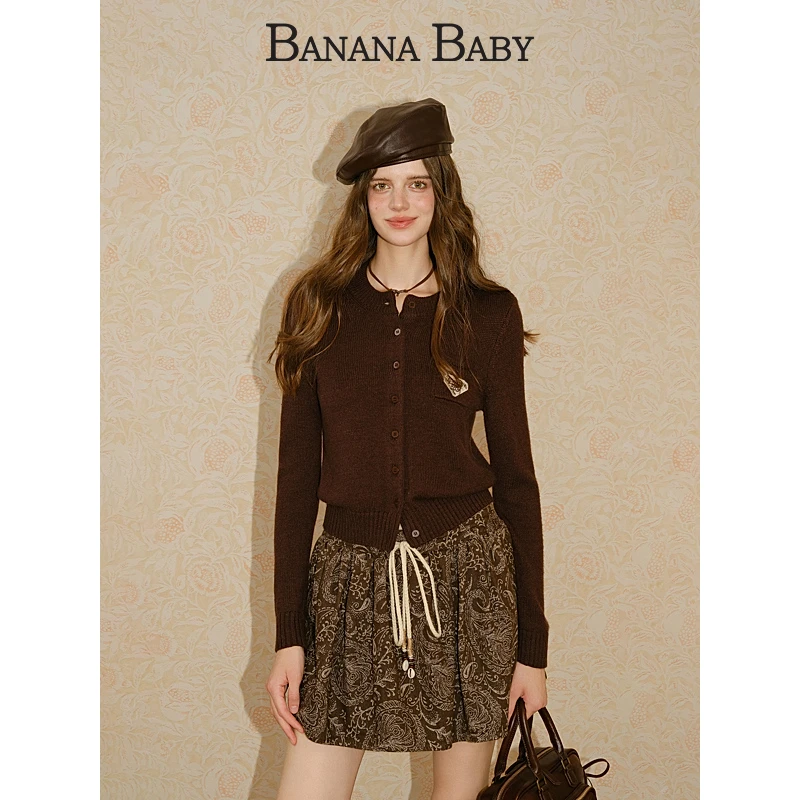 BANANA BABY2025年冬新款韩系复古刺绣针织开衫女显瘦A2F4MY619