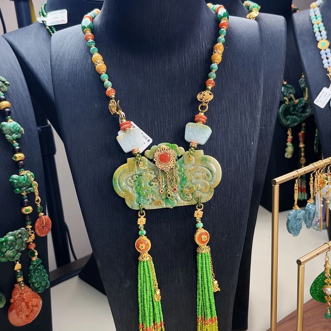 【闪购商品】翡翠吊坠(赠链)未镶嵌 福利