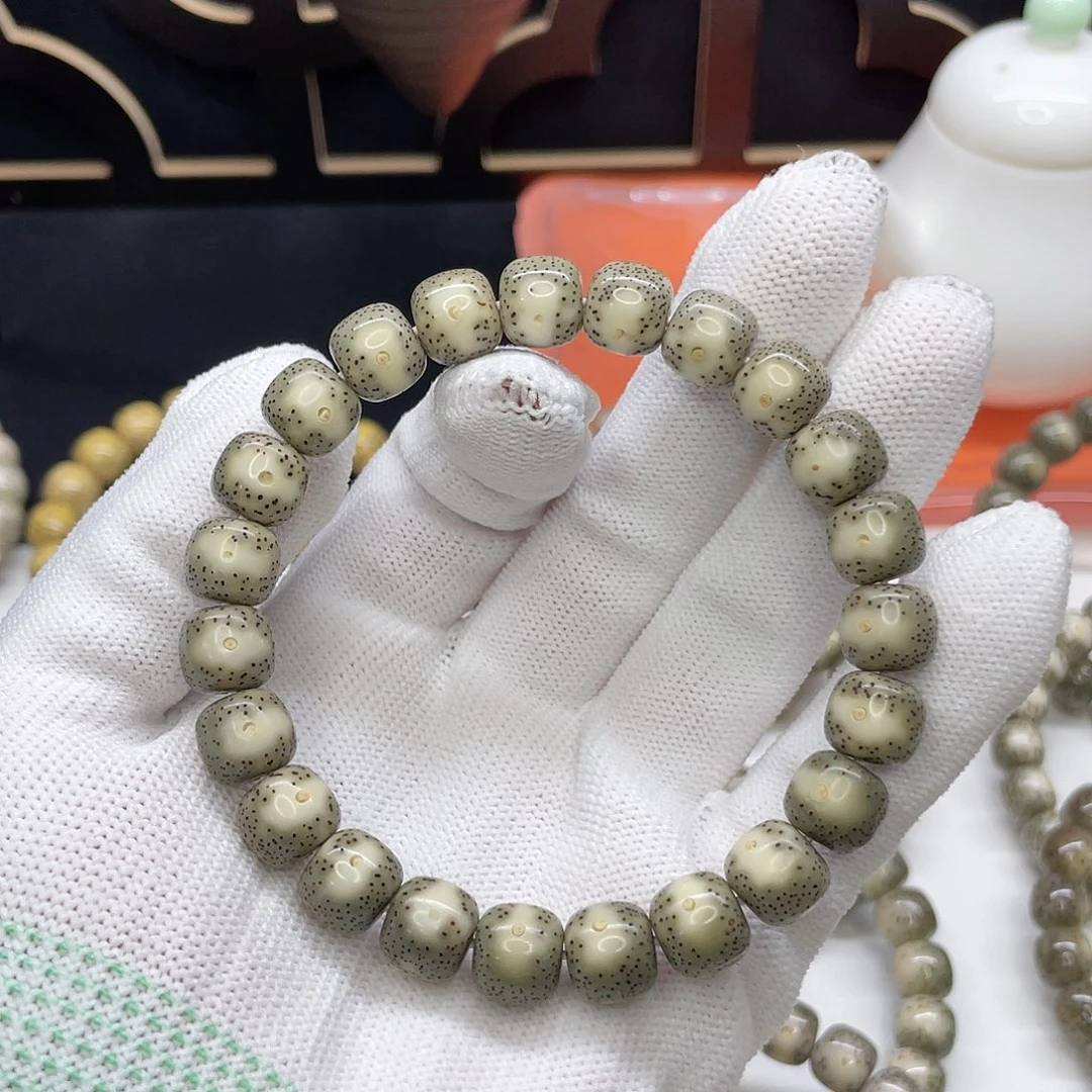 吊坠星月菩提12。10/9绿包白黄金瞳