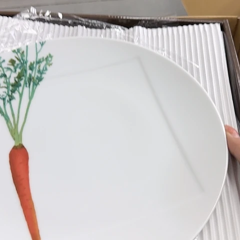 金*瓷器。瓷器。   瓷器