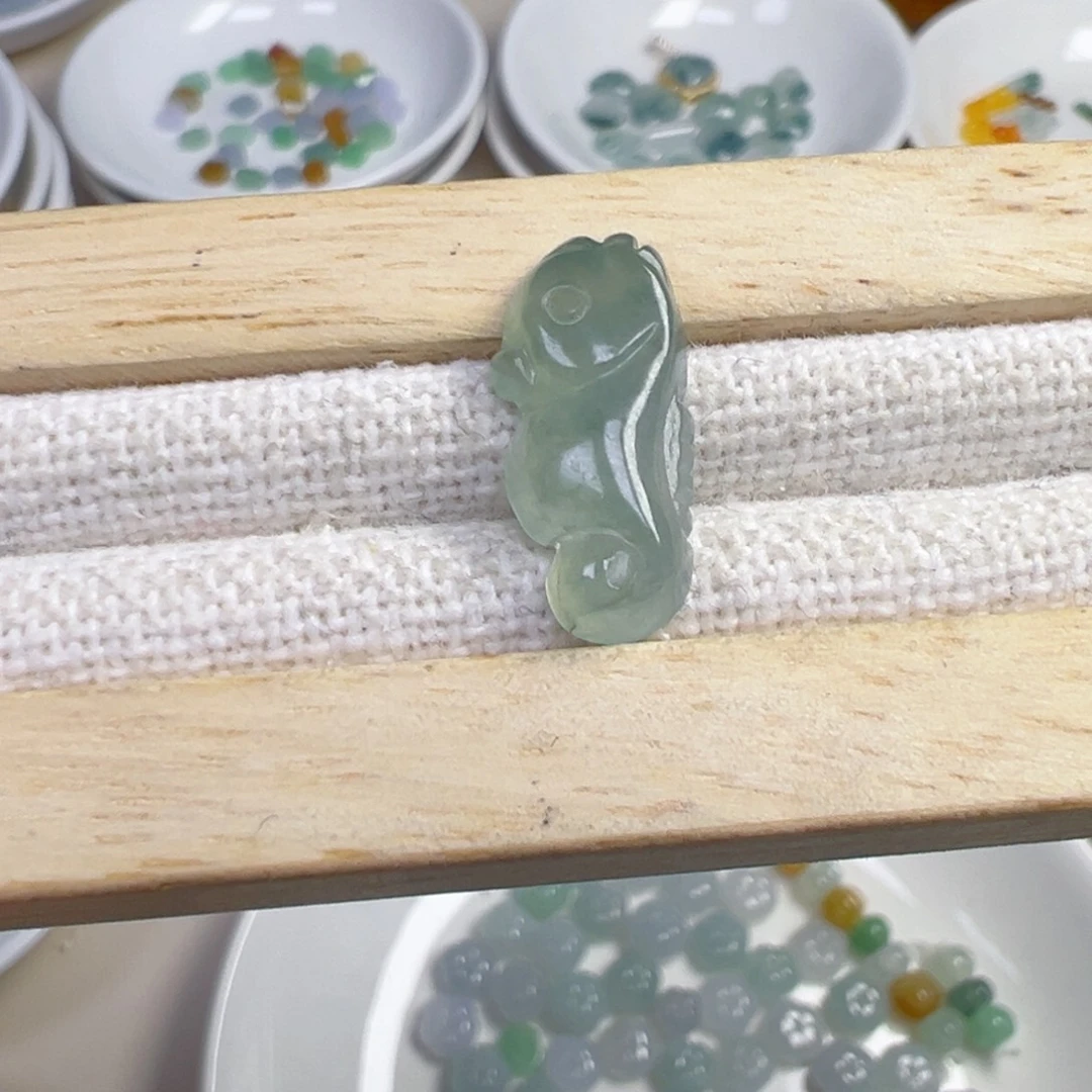 翡翠散珠海马一条