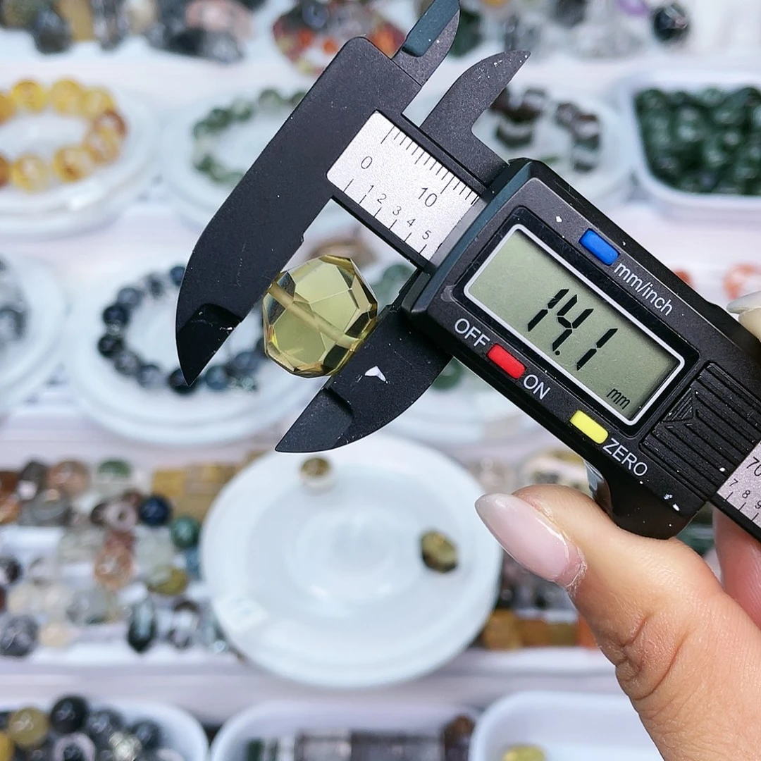 水晶单珠打孔不退不换未镶嵌王**白