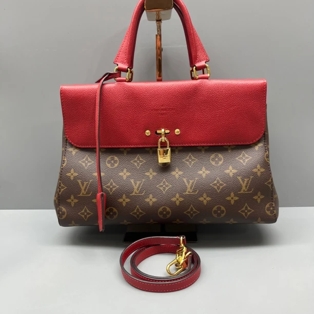 95新 LouisVuitton/路易威登 老花拼红色Venus通勤包 尺寸33*22