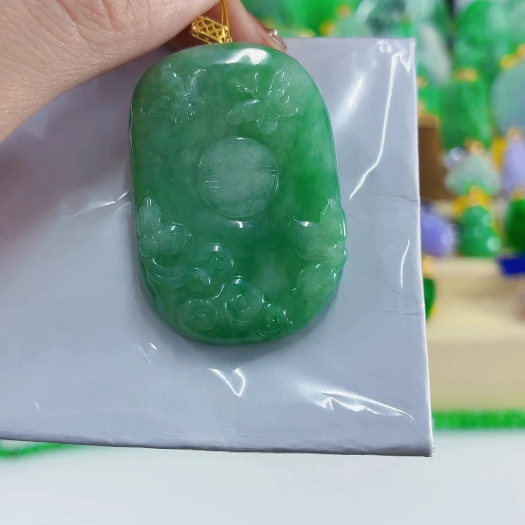翡翠18K金镶嵌颈饰