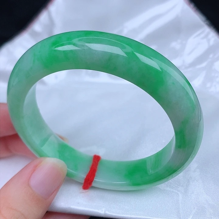 未镶嵌手镯翡翠天然