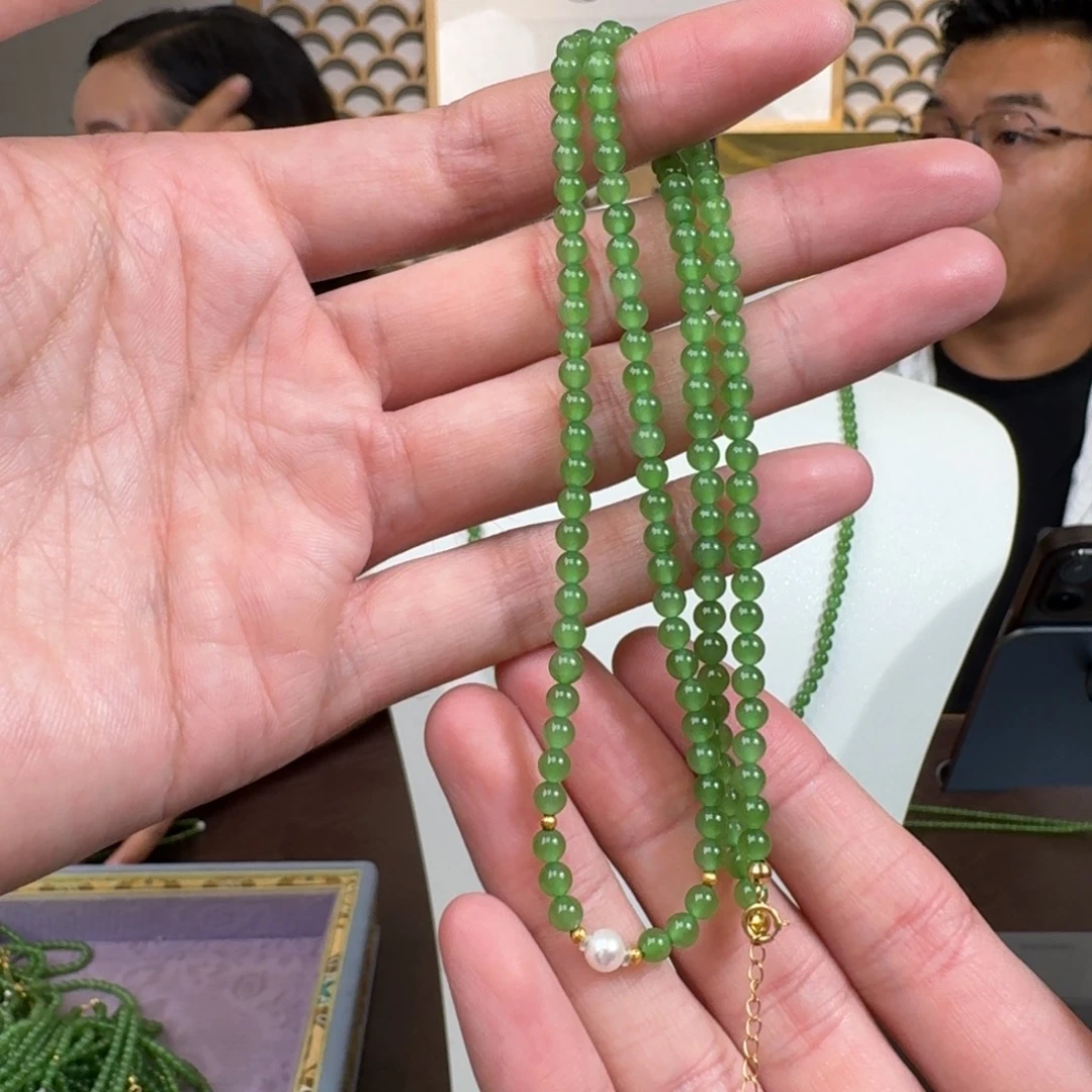 颈饰18K金镶嵌和田玉96小杨卡4左右