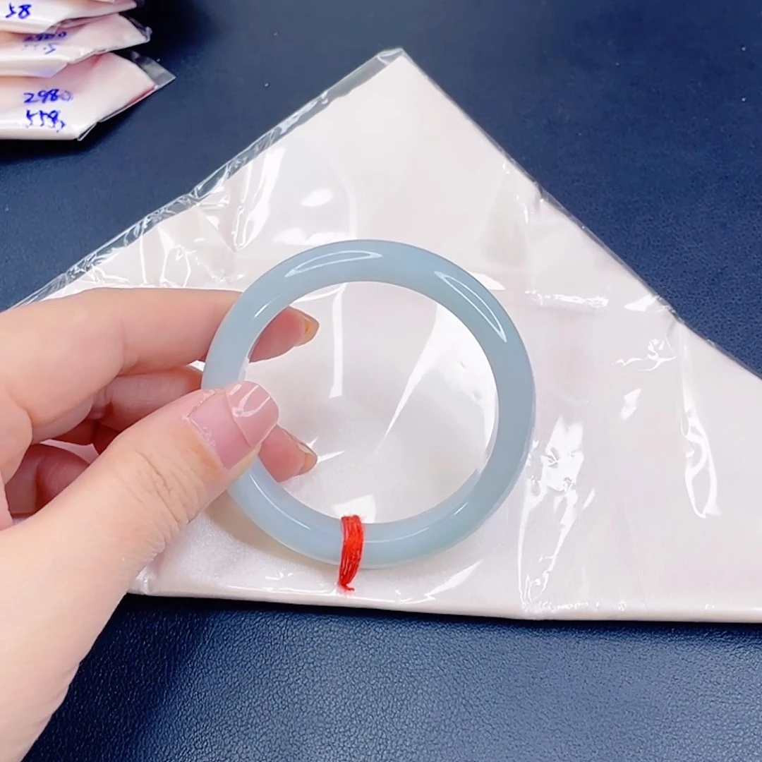 翡翠未镶嵌手镯冰胶晴水