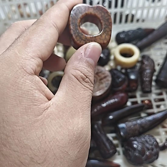 大叶紫檀（黑酸枝木类）牛骨