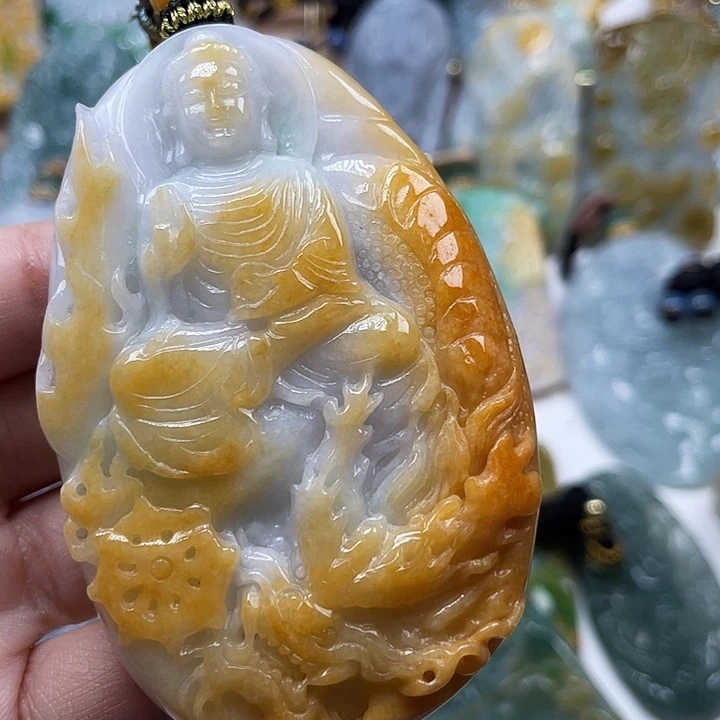 邱***亮翡翠未镶嵌颈饰天然