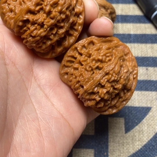 吊坠文玩核桃南疆全品45