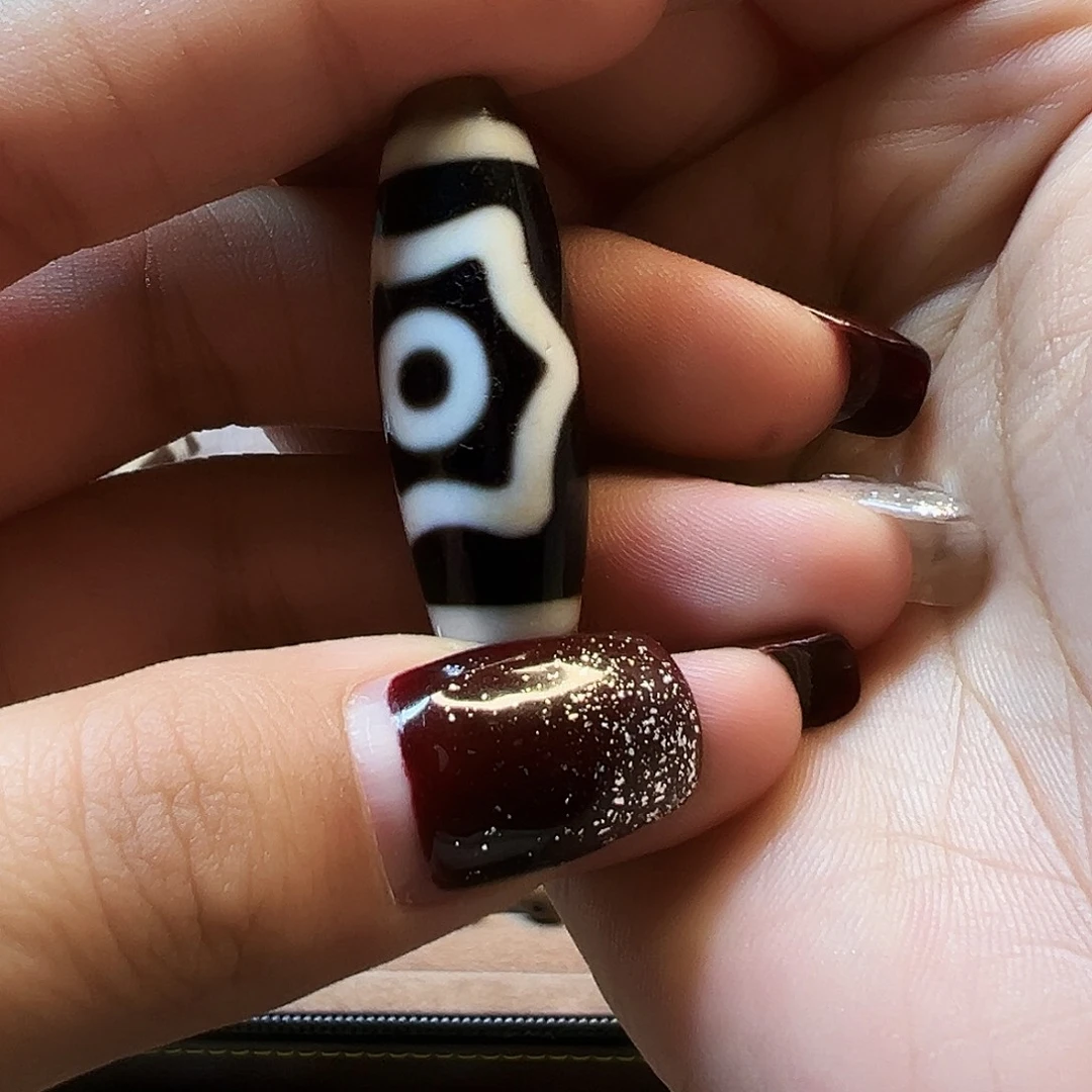 W***。玛瑙/玉髓未镶嵌颈饰