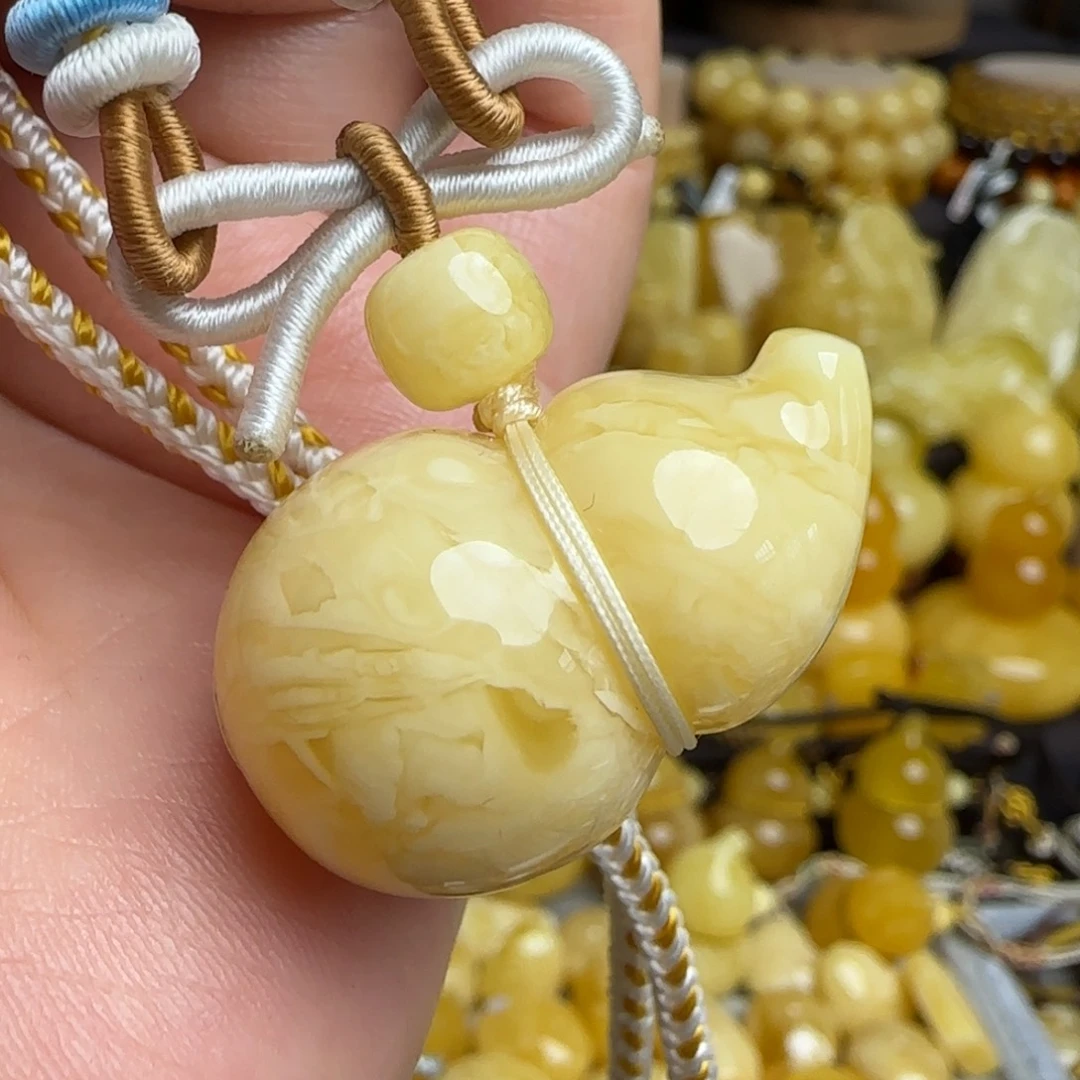 琥珀套链未镶嵌天然俄料浓白妖花蜜蜡葫芦吊坠