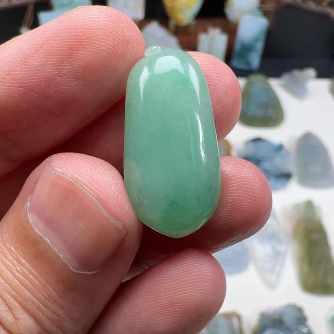 定制翡翠未镶嵌挂件