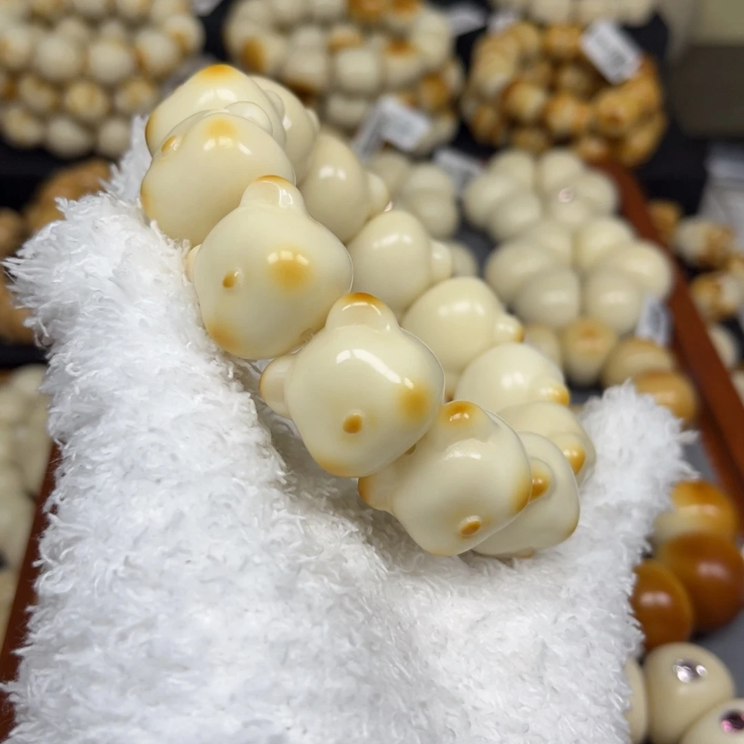 菩提根/象牙果吊坠4.111.53熊头