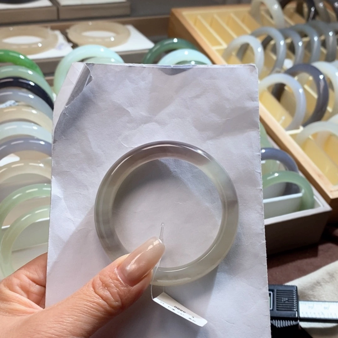 和田玉手镯未镶嵌浅晴飘烟紫52.53