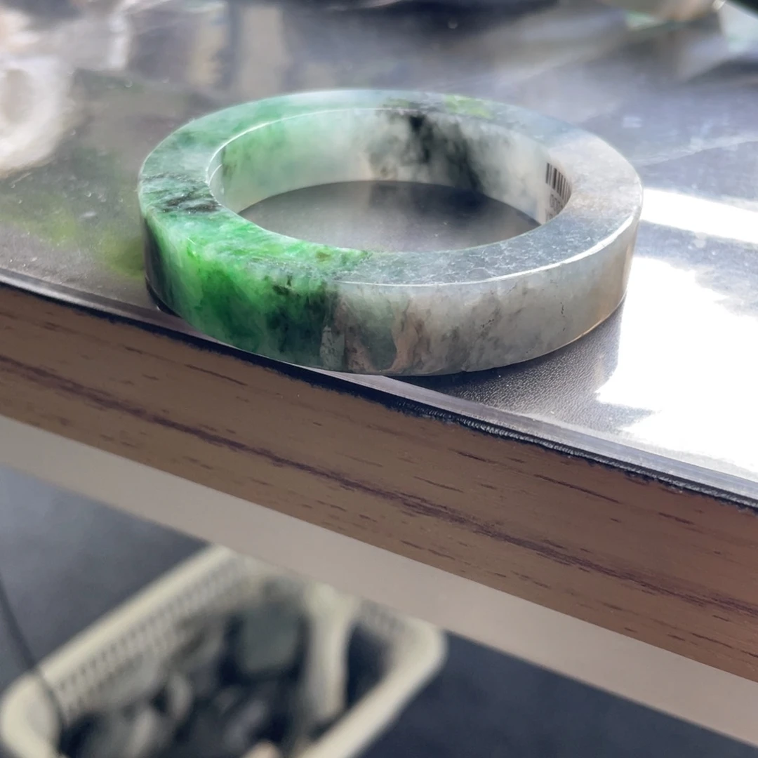 定制翡翠未镶嵌翡翠手镯