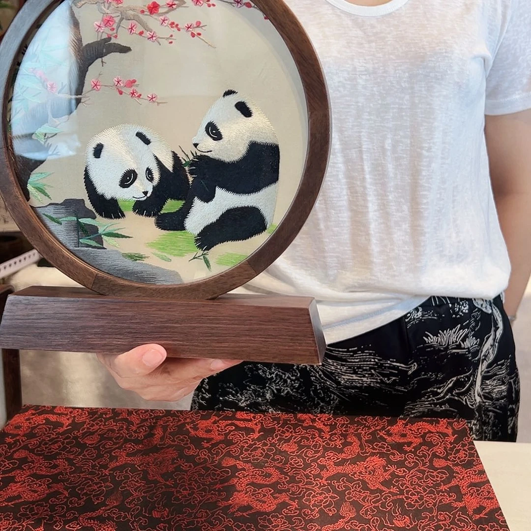 织绣苏绣摆台胡桃木