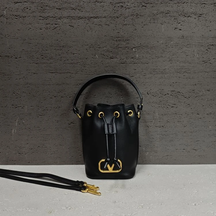95新/华伦天奴/C14308505111/[251125CZ02]