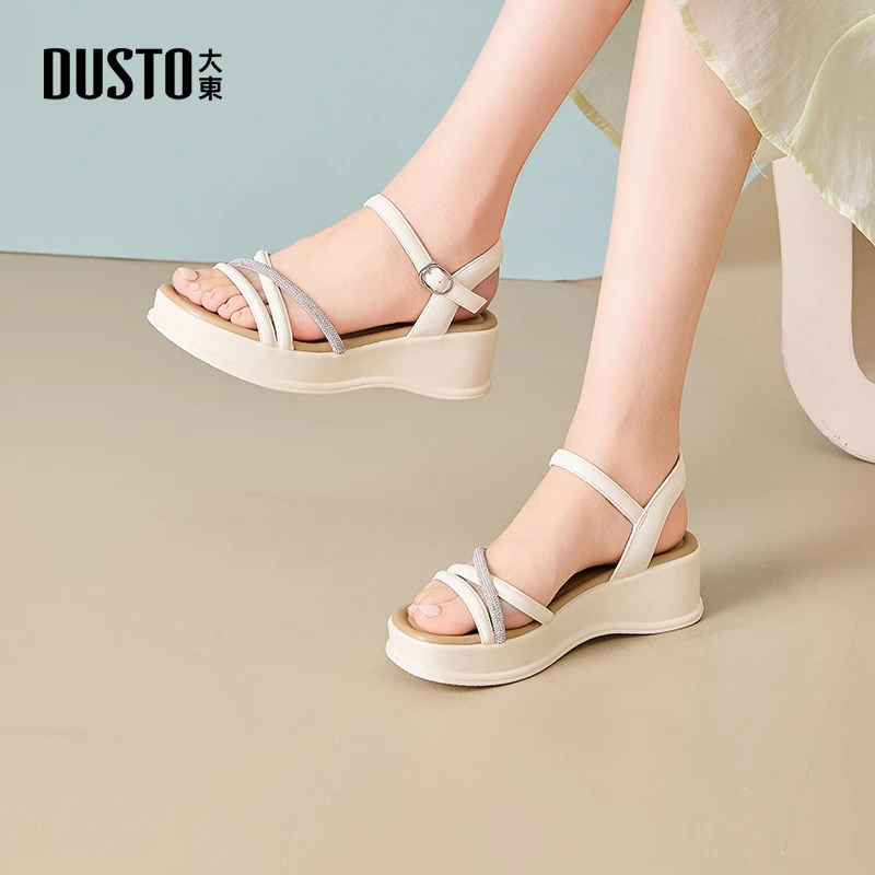 大东坡跟厚底凉鞋女2025夏季新款时尚外穿舒适增高一字带女鞋3507
