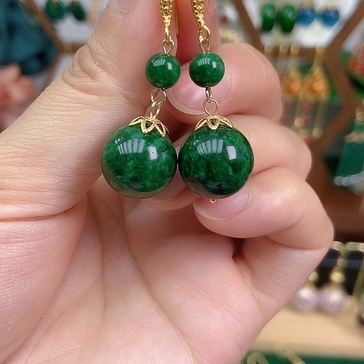 石英质玉合金耳饰