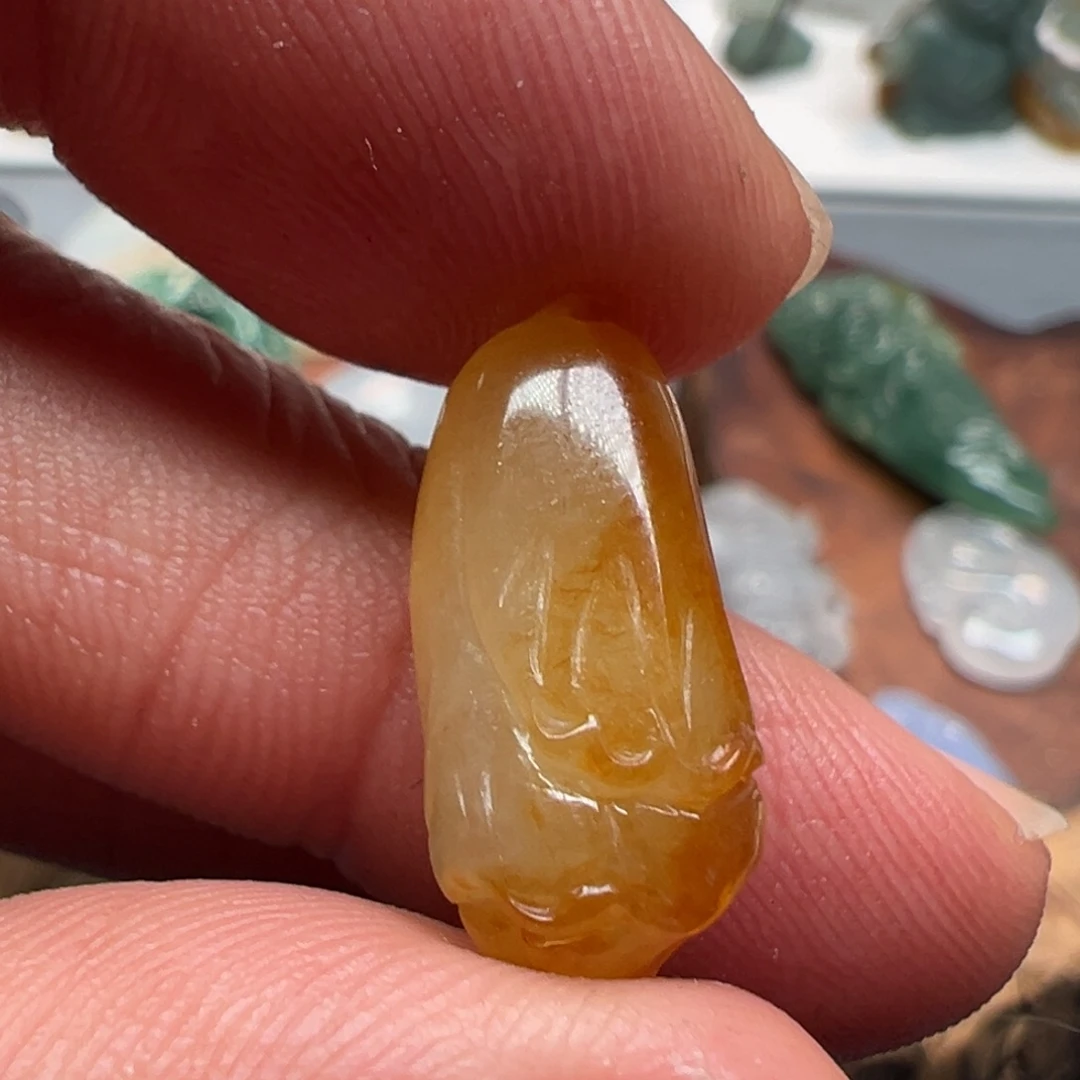 翡翠未镶嵌颈饰翡翠首饰