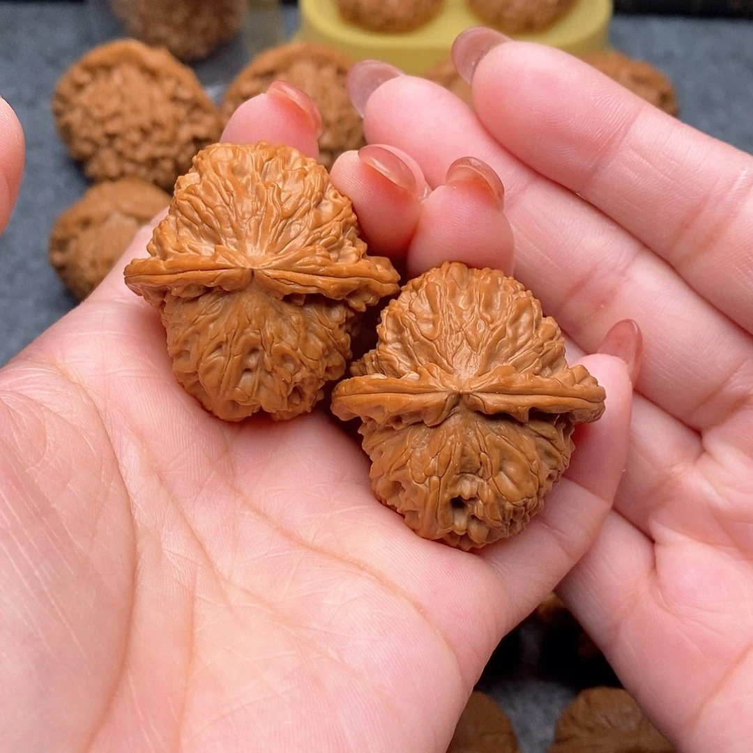 文玩核桃把件精品三角白39全品