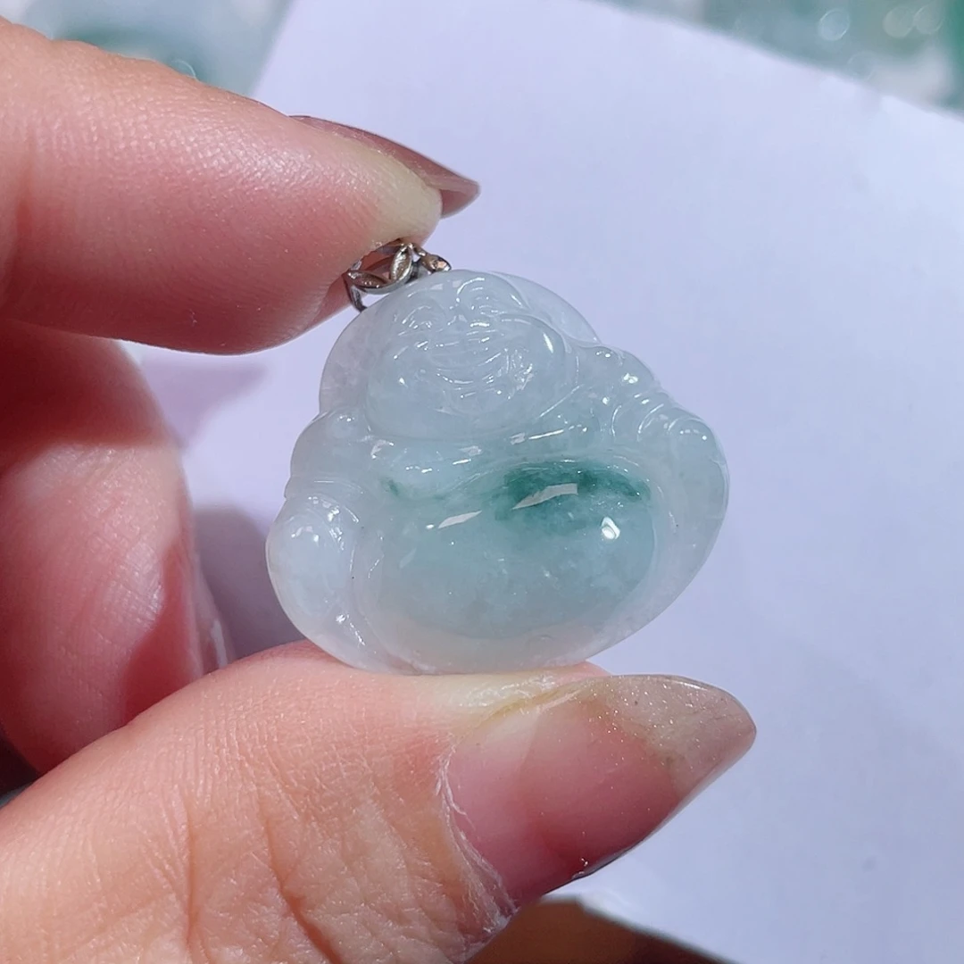 翡翠未镶嵌颈饰佛公