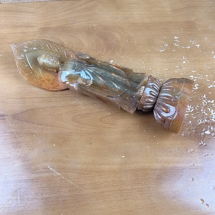 陈***丢和田玉未镶嵌挂件