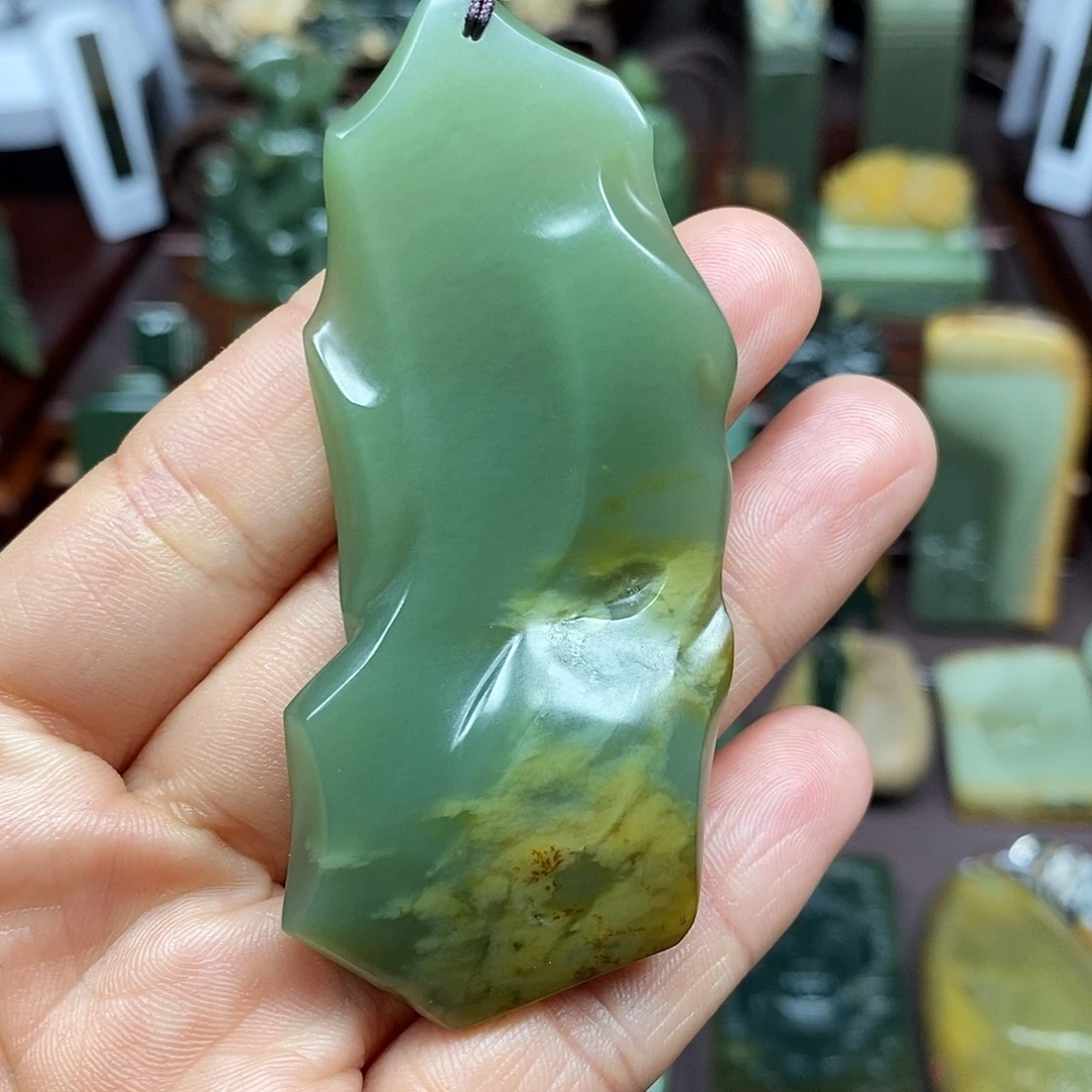 岫岩河磨玉（透闪石质玉）未镶嵌颈饰