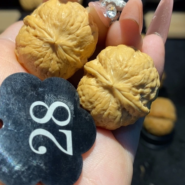 核桃蛇皮球30核桃尺寸