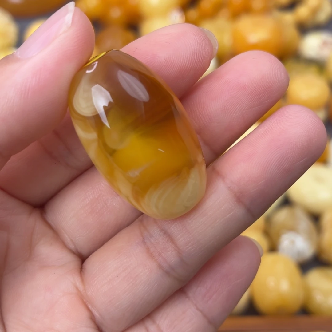 裸石虫珀未镶嵌溶洞枣珠