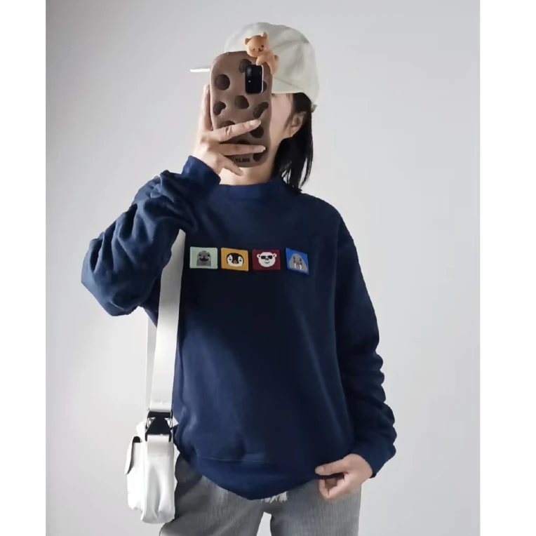 未使用 Acne studio 藏蓝色内里加绒小动物刺绣logo卫衣M码2375