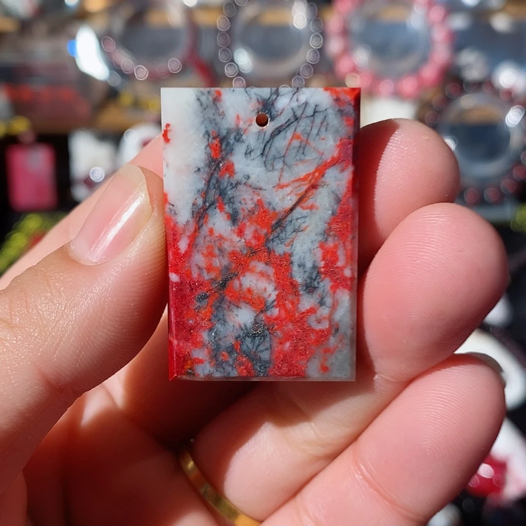 天然辰砂原石平安无事牌