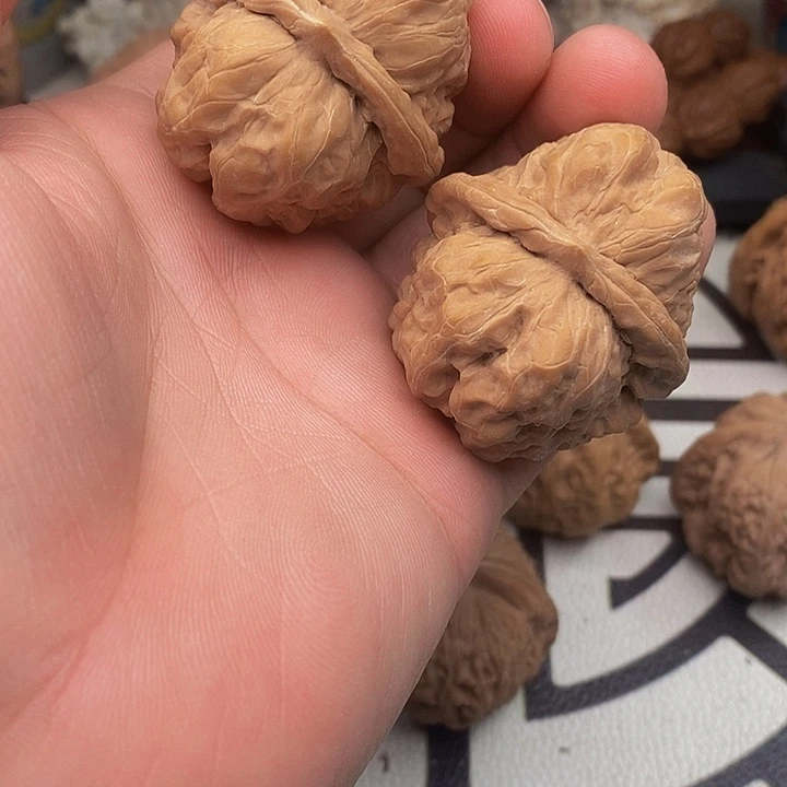 桃核把件@*哥蛤蟆头狮子头