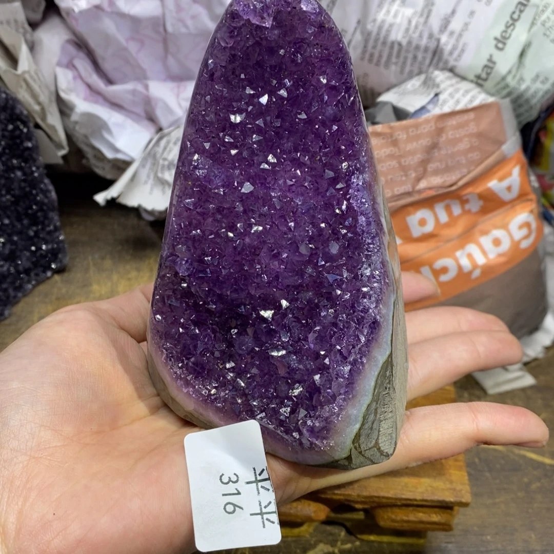 紫晶乌拉圭未镶嵌