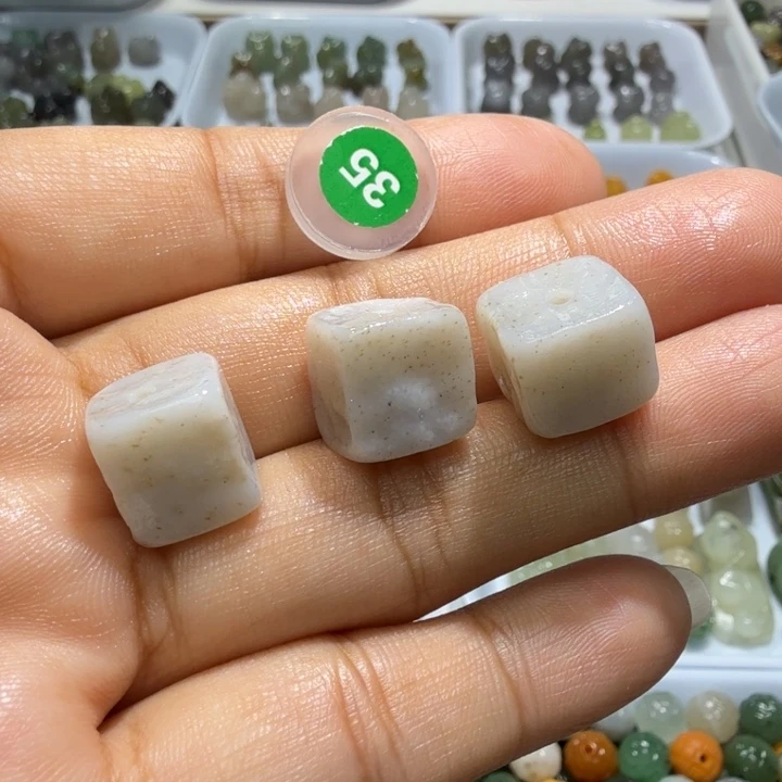 未镶嵌和田玉珠宝半成品