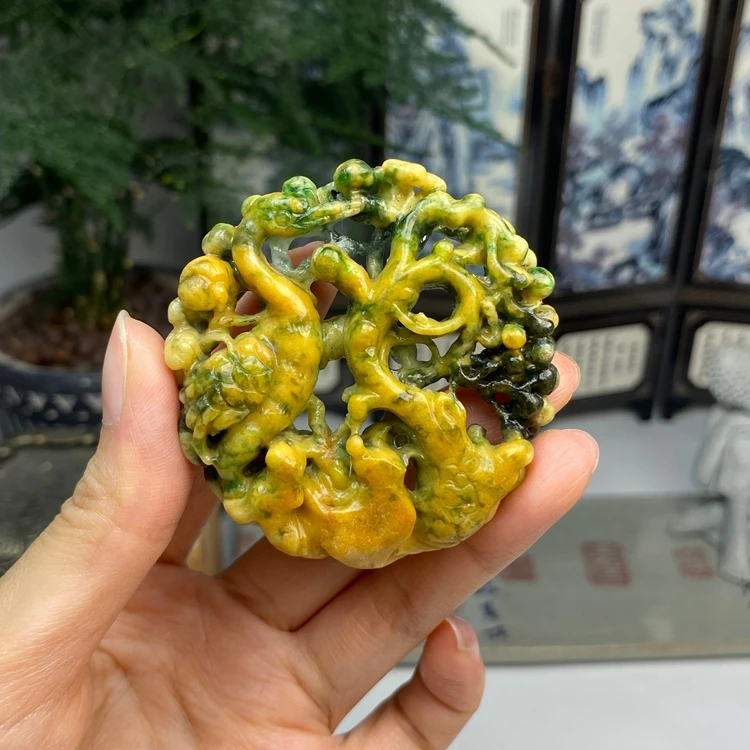 老料黄加绿俏色松鹤延年挂件 天然翡翠A货