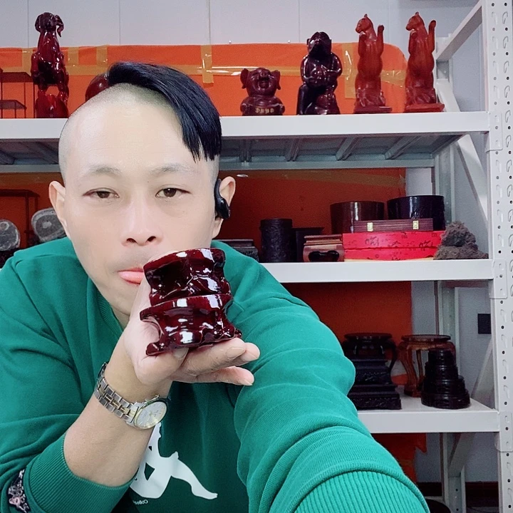 东***大陶瓷红木奇石底座马拉丝工艺品10个