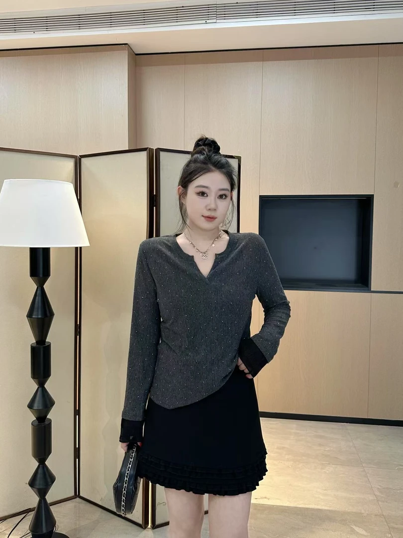 琪琪怪怪大码女装【原创满天星】高级感烫钻拼接上衣T15908QQ