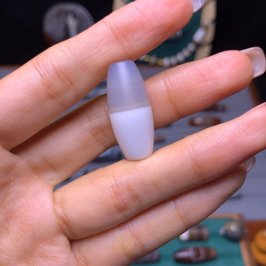 未镶嵌颈饰玛瑙/玉髓兰**果