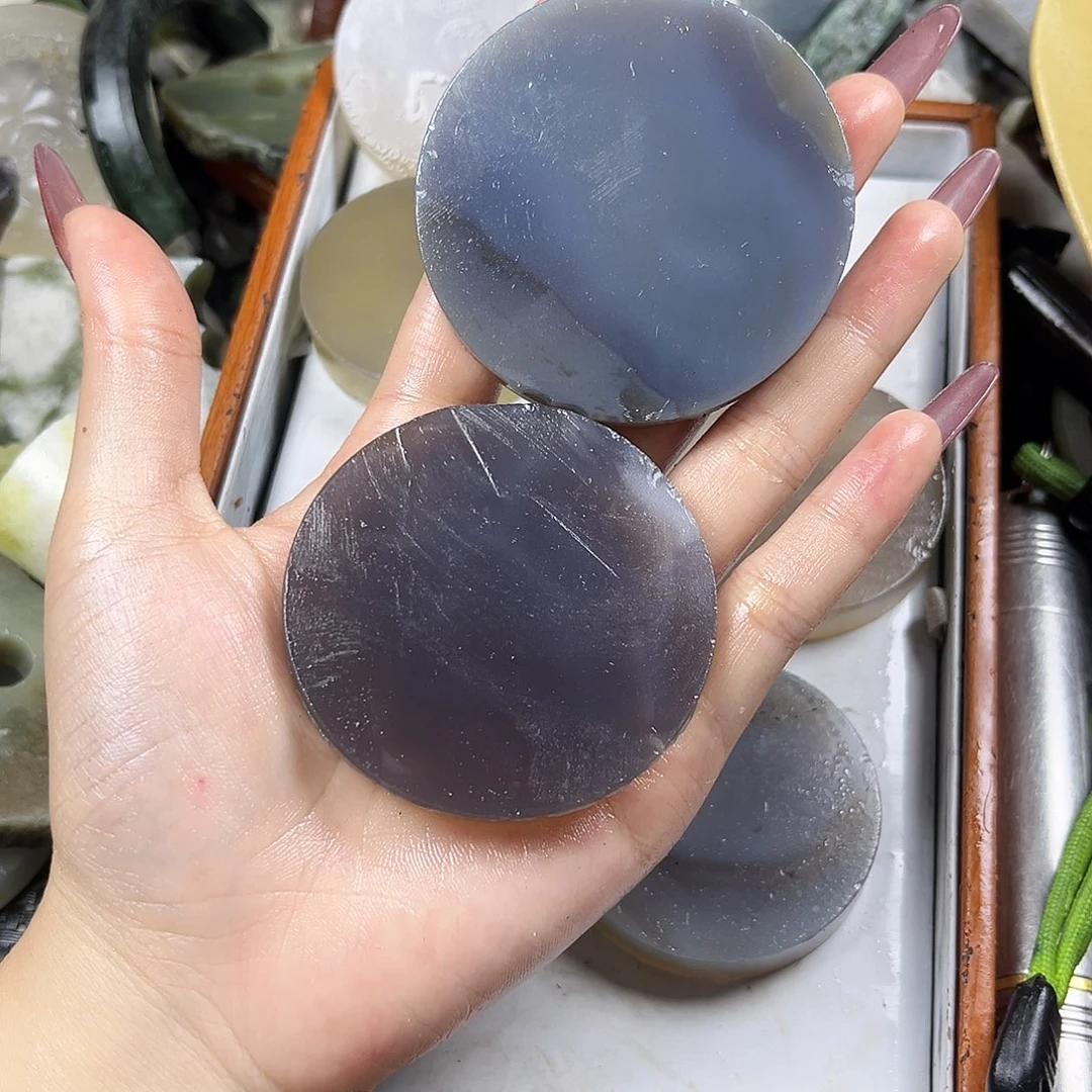 颈饰未镶嵌和田玉（糖玉）