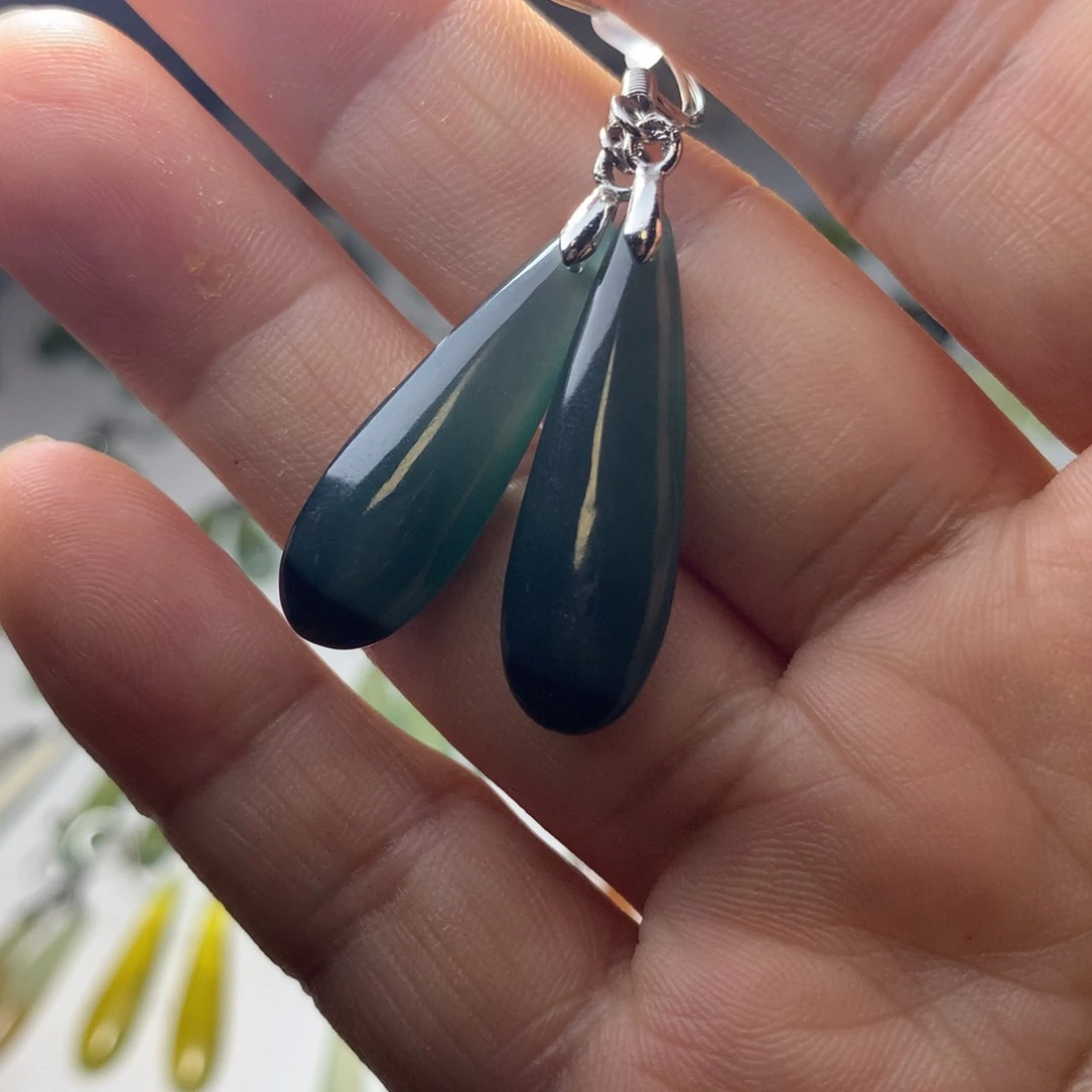 蛇纹石玉未镶嵌耳环