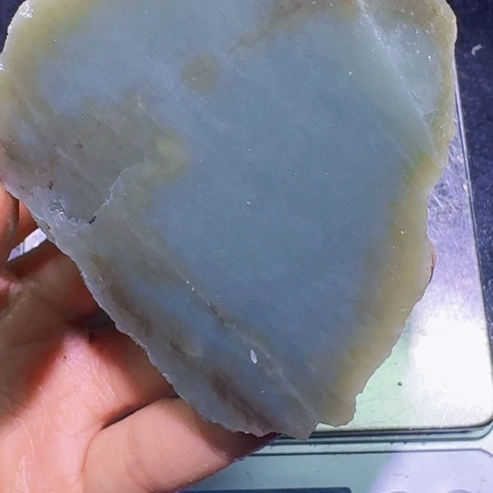 未镶嵌和田玉（糖玉）珠宝半成品
