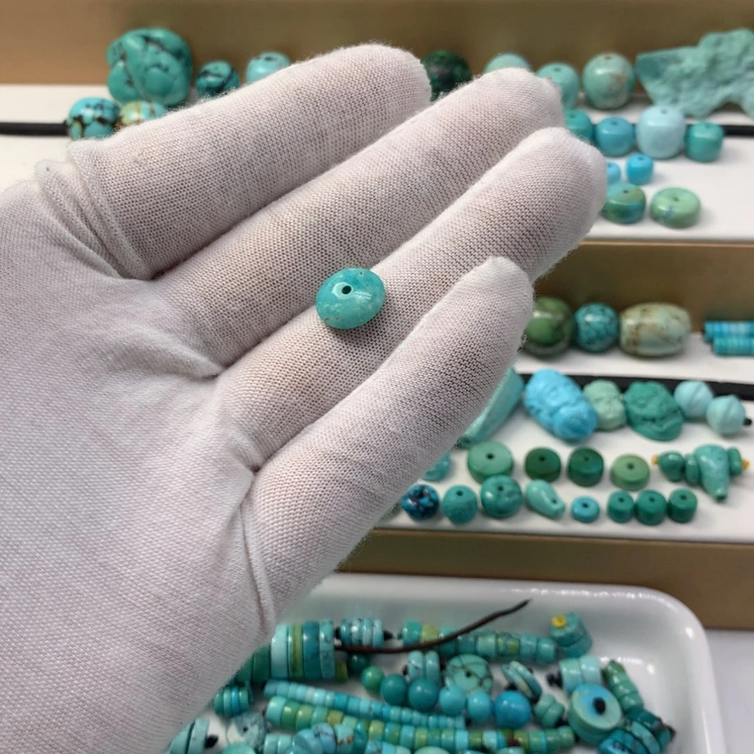 绿松石未镶嵌挂件