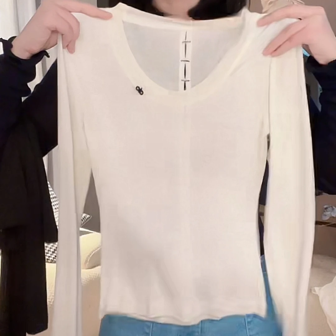 字母印花低圆领薄款长袖t恤女2025新款秋冬季纯色休闲打底衫上衣